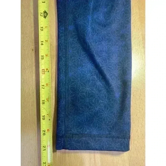 Lululemon Geometric Cropped Leggings Navy Size 4 - Picture 9 of 9